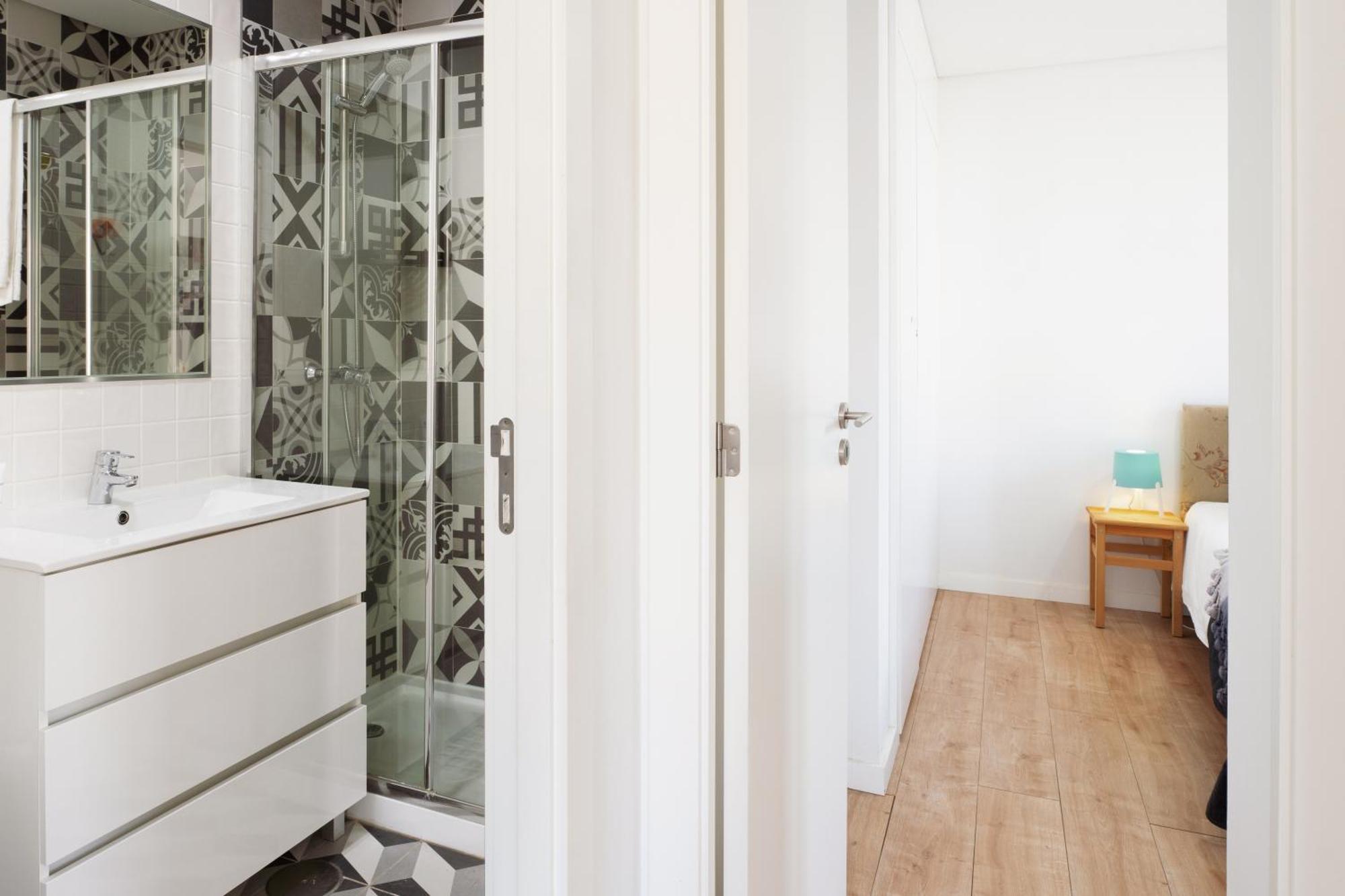 Host Wise - Flat W Free Private Parking - Bright & Cozy Apartment Porto Bagian luar foto