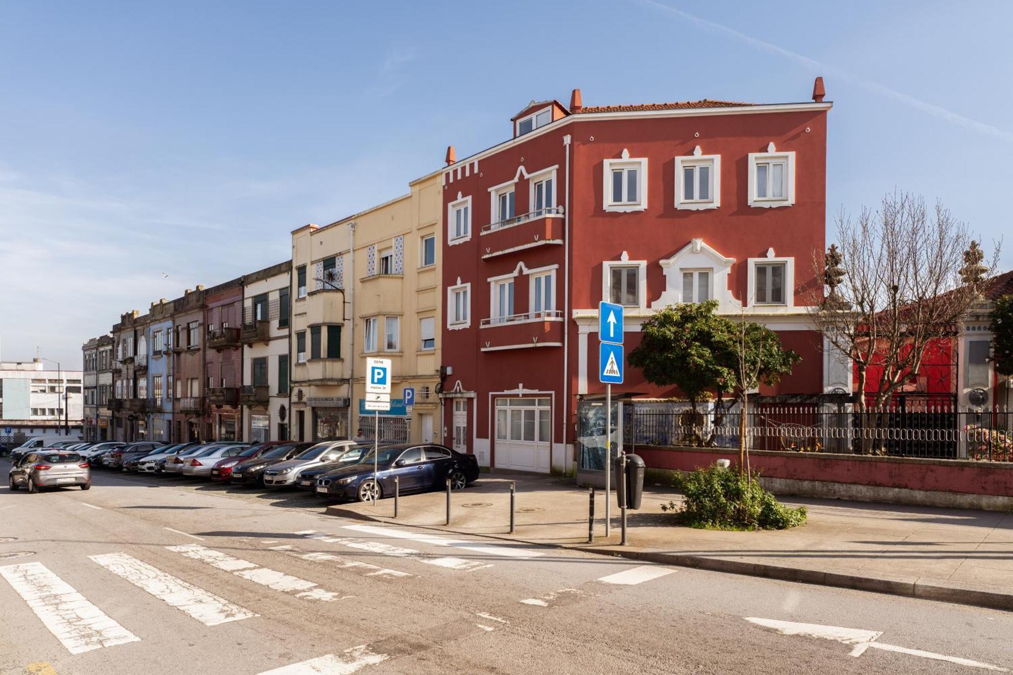 Host Wise - Flat W Free Private Parking - Bright & Cozy Apartment Porto Bagian luar foto